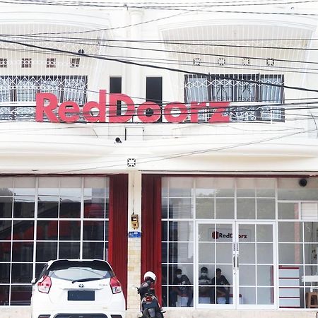 Hotel Reddoorz @ Jalan Tanjung Blitar Extérieur photo