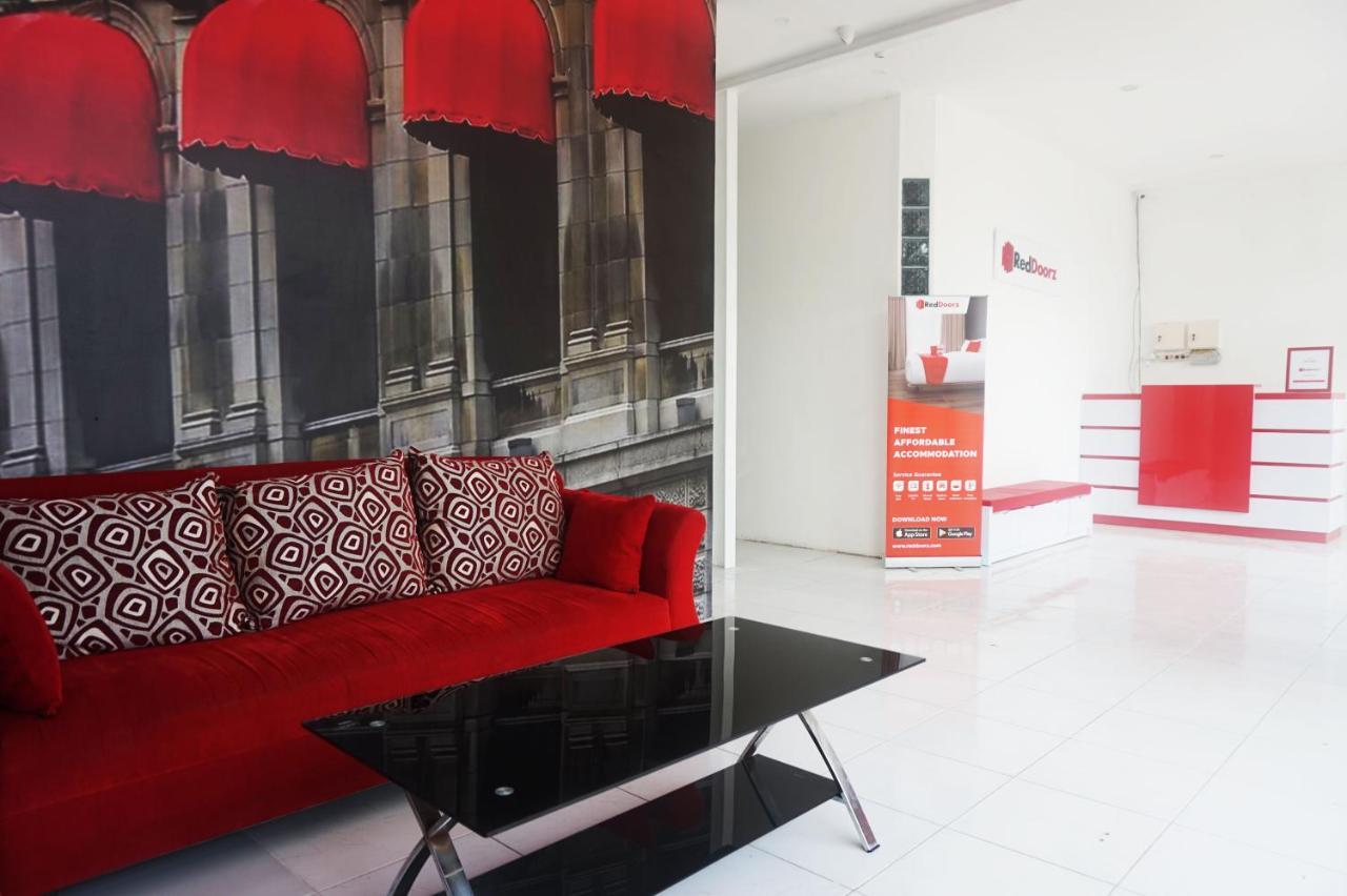 Hotel Reddoorz @ Jalan Tanjung Blitar Extérieur photo